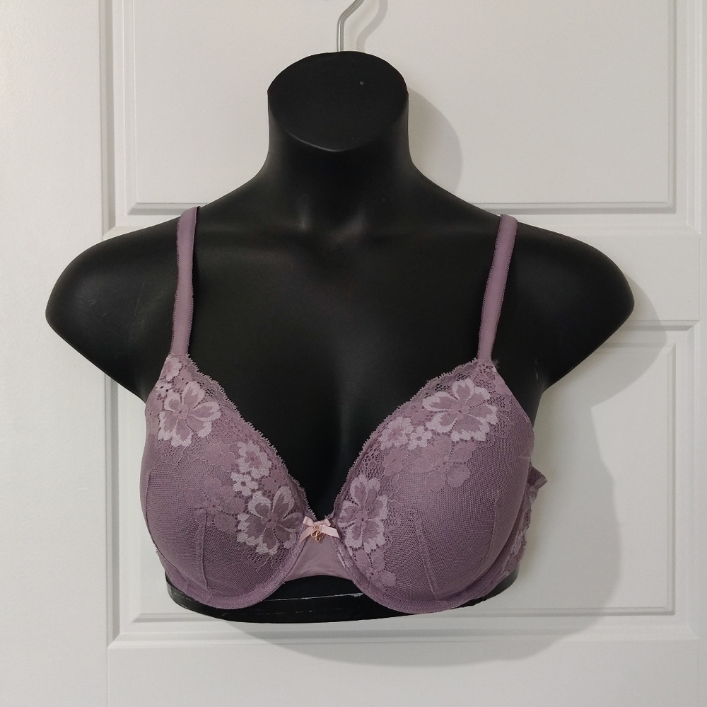 Victoria's Secret Body By Victoria Lined Perfect Coverage Bra Size 38C
